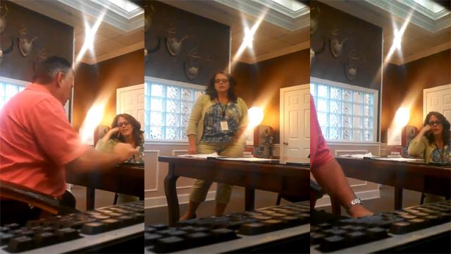 Boss Having Affair with Hot Milf Workers Leak