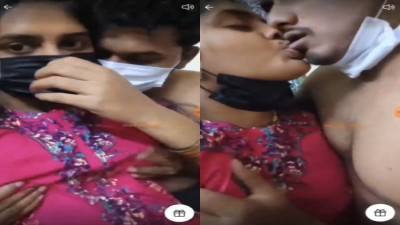Young Couple Kissing Massaging Mulai